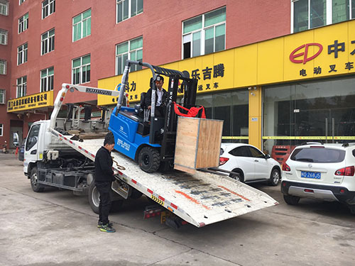 廈門電動叉車公司，銷售比亞迪電動叉車2.5噸一臺